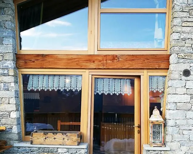 - Maison Du Soleil ラ・サル