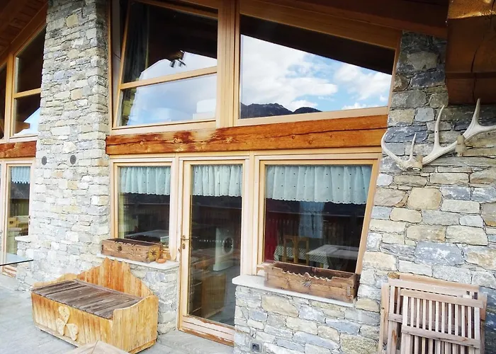 - Maison Du Soleil アパート ラ・サル