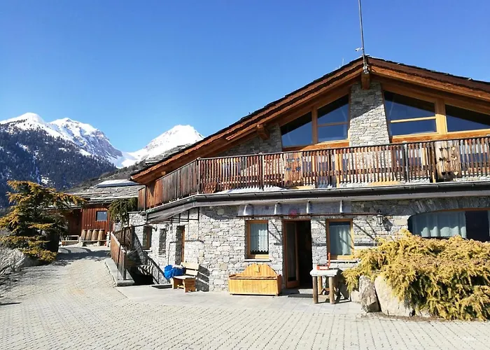 - Maison Du Soleil アパート ラ・サル